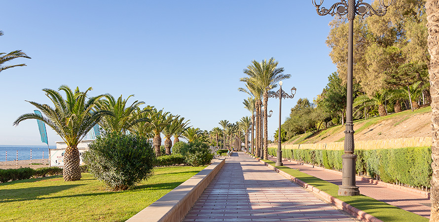 Paseo marítimo de Aguadulce - Roquetas de Mar - Roquebus