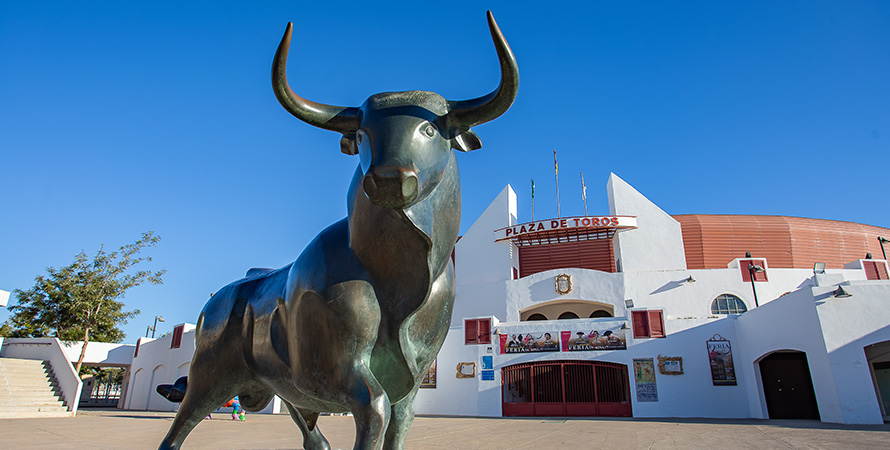 La Plaza de Toros Roquetas de Mar - Roquebus